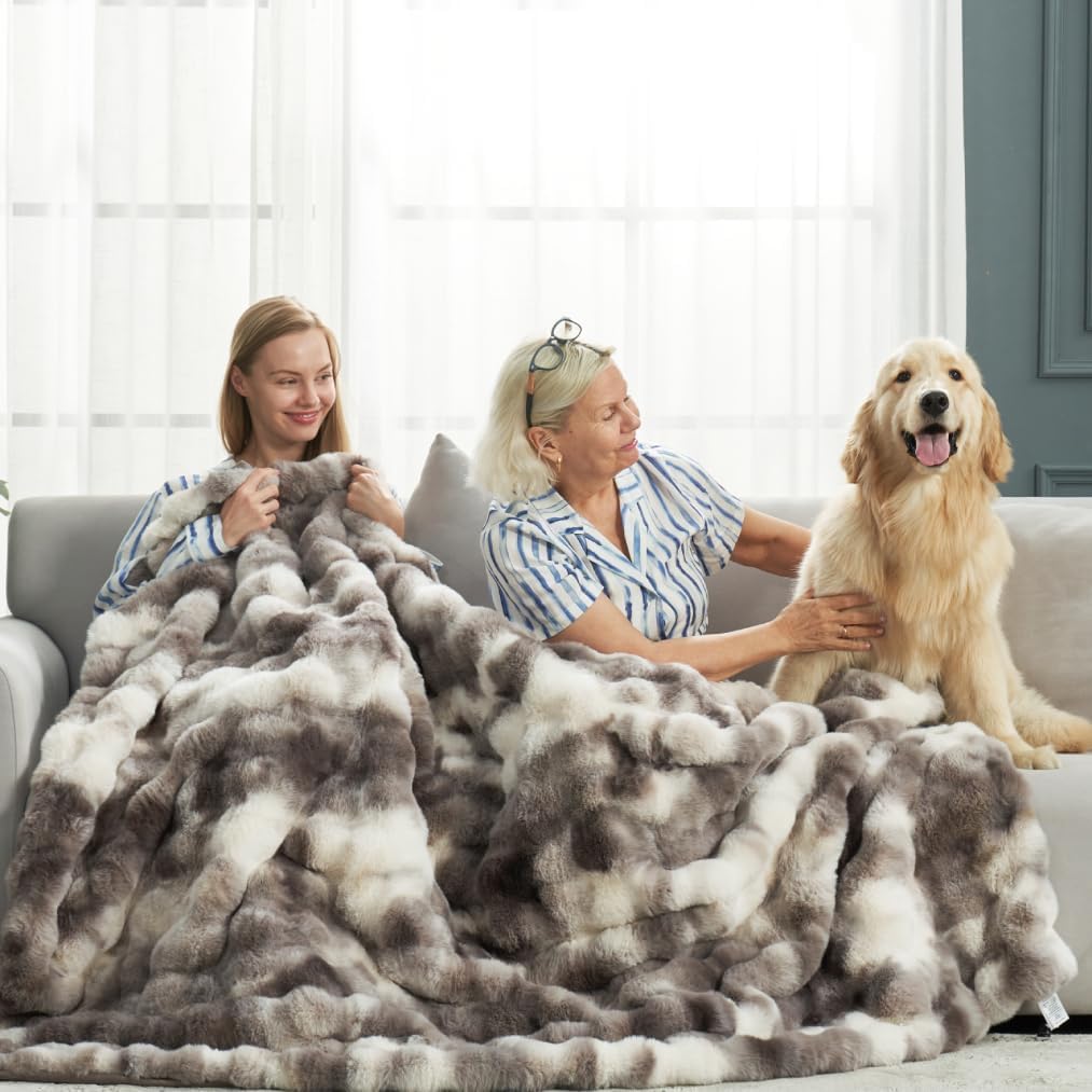 Cozy Bliss Faux Fur Throw Blanket for Couch, Fuzzy Soft Plush Thick Bubble Blanket for Sofa Bedroom Living Room, 50 * 60 Inches Cream White