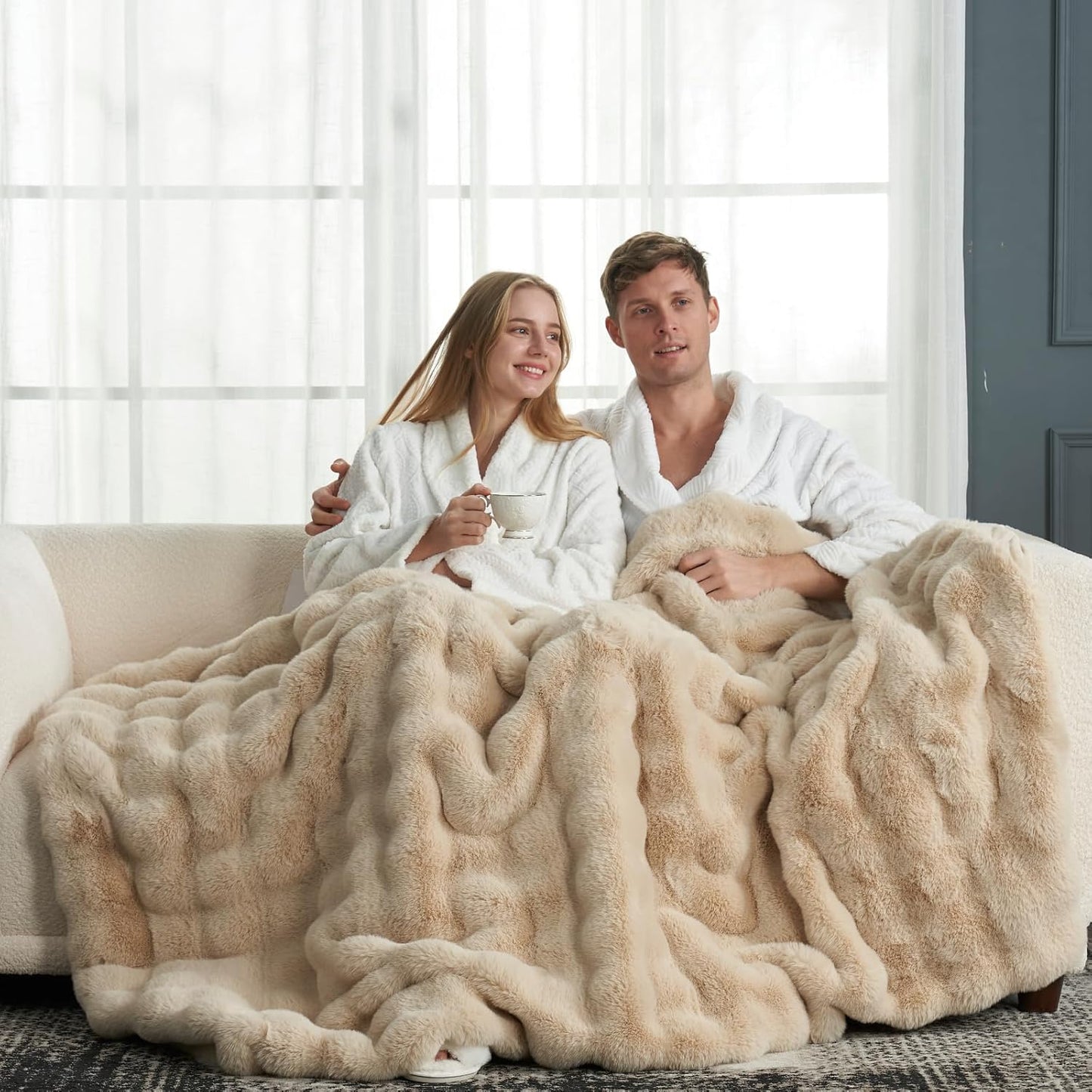 Cozy Bliss Faux Fur Throw Blanket for Couch, Fuzzy Soft Plush Thick Bubble Blanket for Sofa Bedroom Living Room, 50 * 60 Inches Cream White