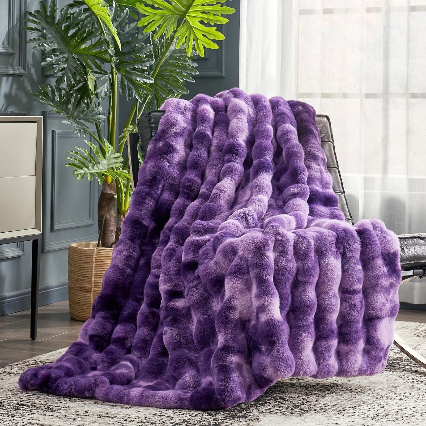 Cozy Bliss Faux Fur Throw Blanket for Couch, Fuzzy Soft Plush Thick Bubble Blanket for Sofa Bedroom Living Room, 50 * 60 Inches Cream White