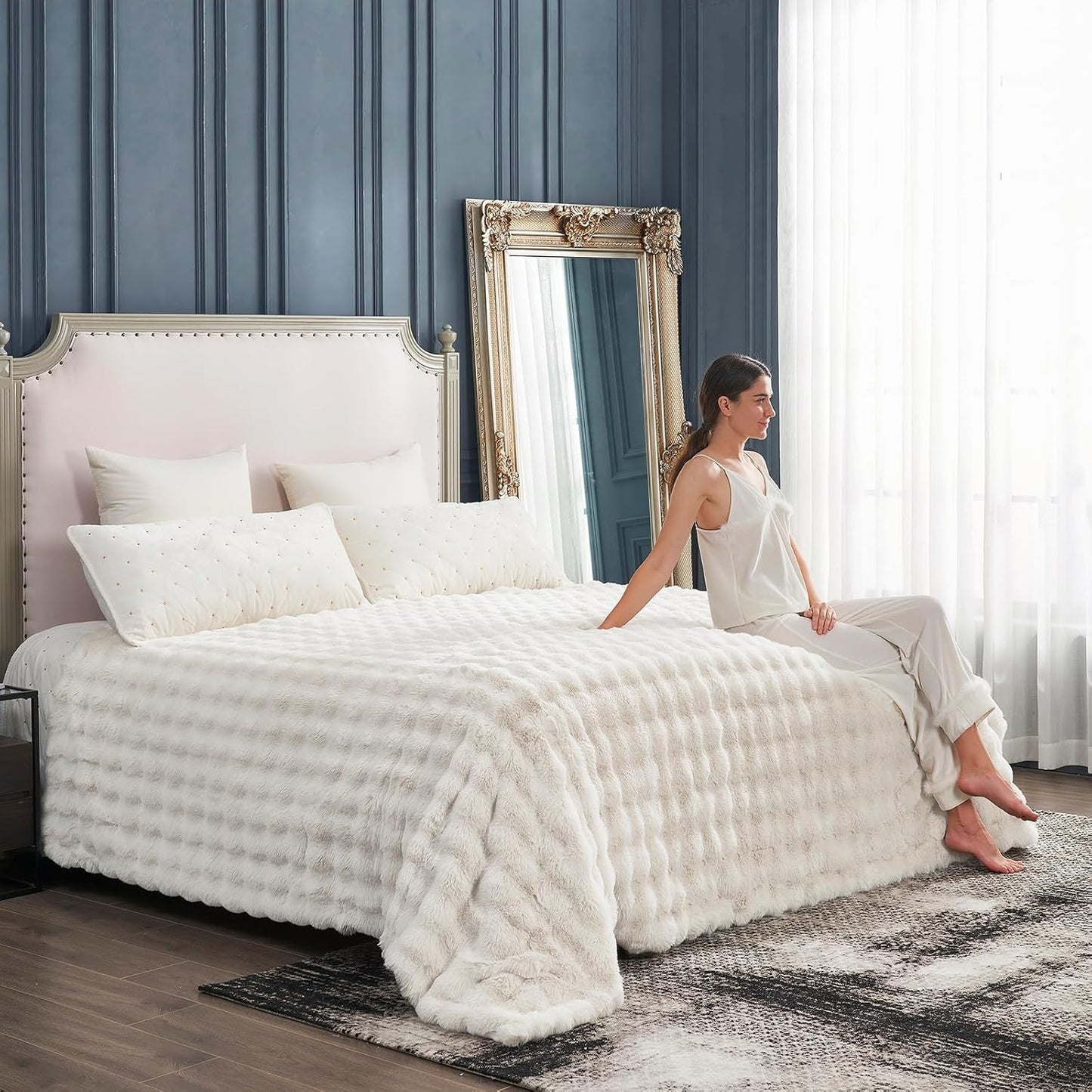 Cozy Bliss Faux Fur Throw Blanket for Couch, Fuzzy Soft Plush Thick Bubble Blanket for Sofa Bedroom Living Room, 50 * 60 Inches Cream White