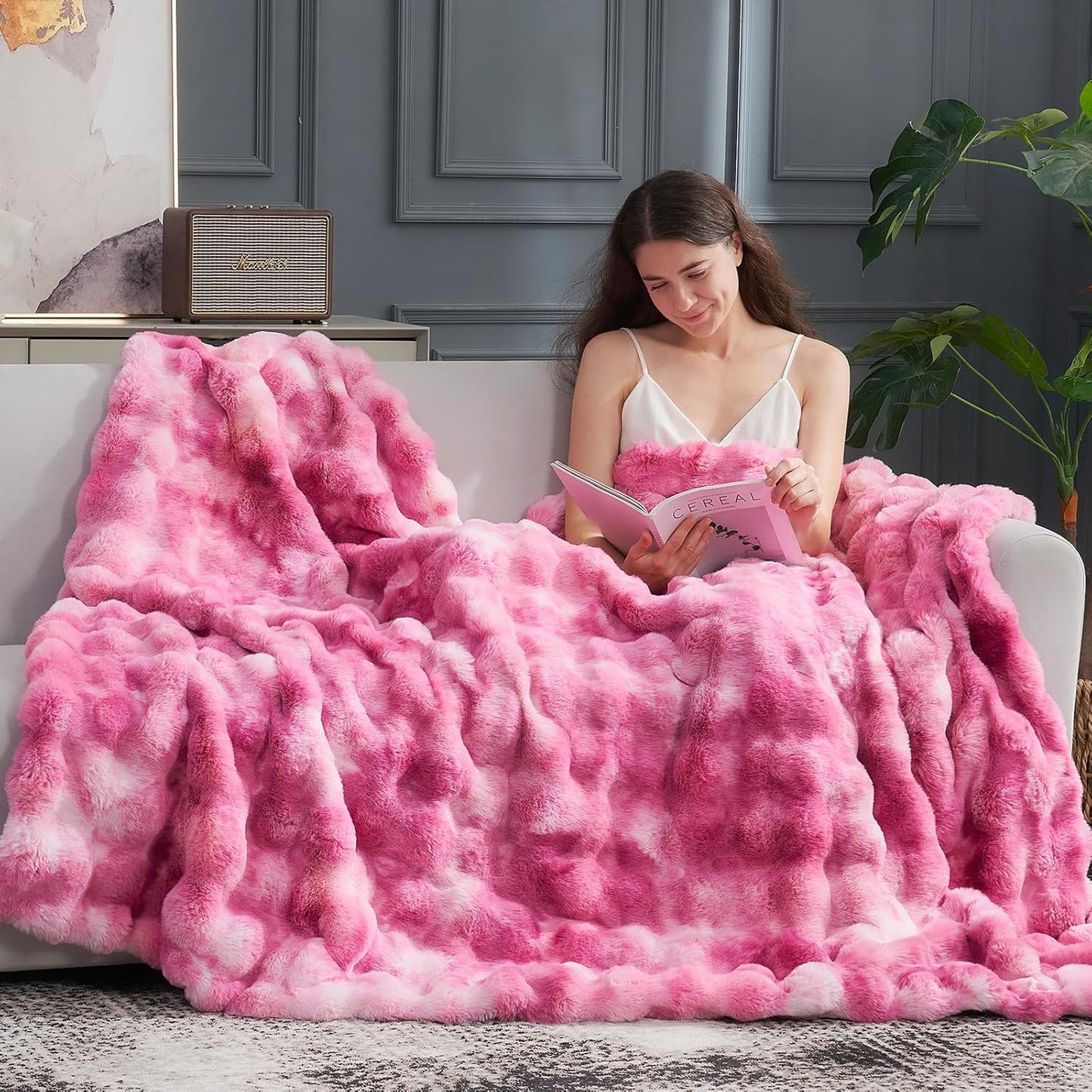 Cozy Bliss Faux Fur Throw Blanket for Couch, Fuzzy Soft Plush Thick Bubble Blanket for Sofa Bedroom Living Room, 50 * 60 Inches Cream White