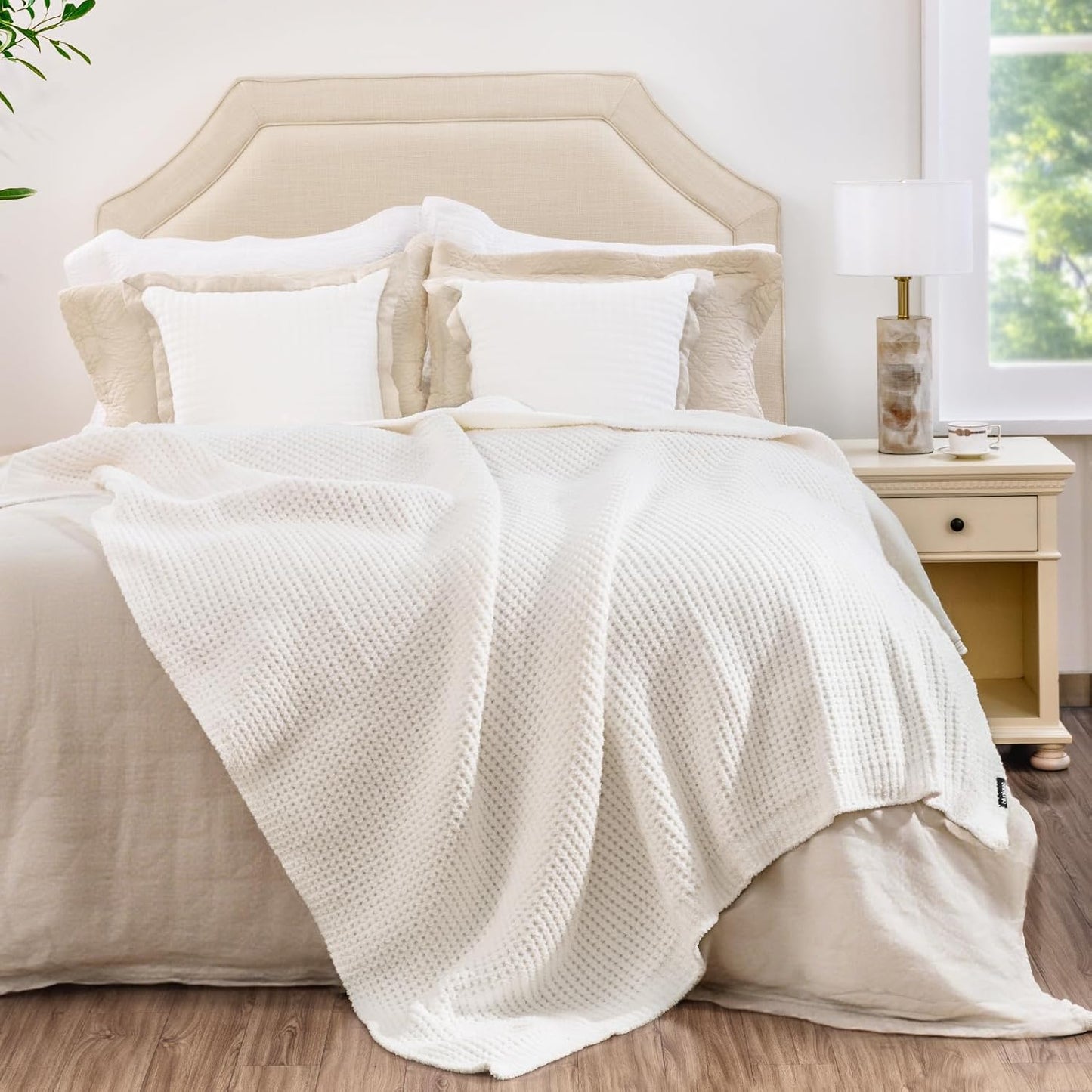 Waffle Knit Throw Blanket, Luxury Cozy Chunky Knit Throw Blanket for Couch, 50 x 60 Inch Thick Ultra-Soft Feather Yarn Knitted Blanket for Sofa, Bed, Home Decor - Off White
