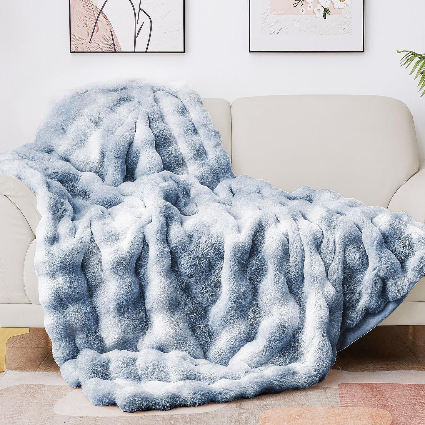 Latepis White Faux Fur Throw Blanket Cozy Bubble Blankets Soft Fuzzy Thick Living Room Blanket for Couch Sofa Bedroom Plush Warm Fluffy Blanket for All Seasons Luxury Throw 50x60 Inch, 860gsm