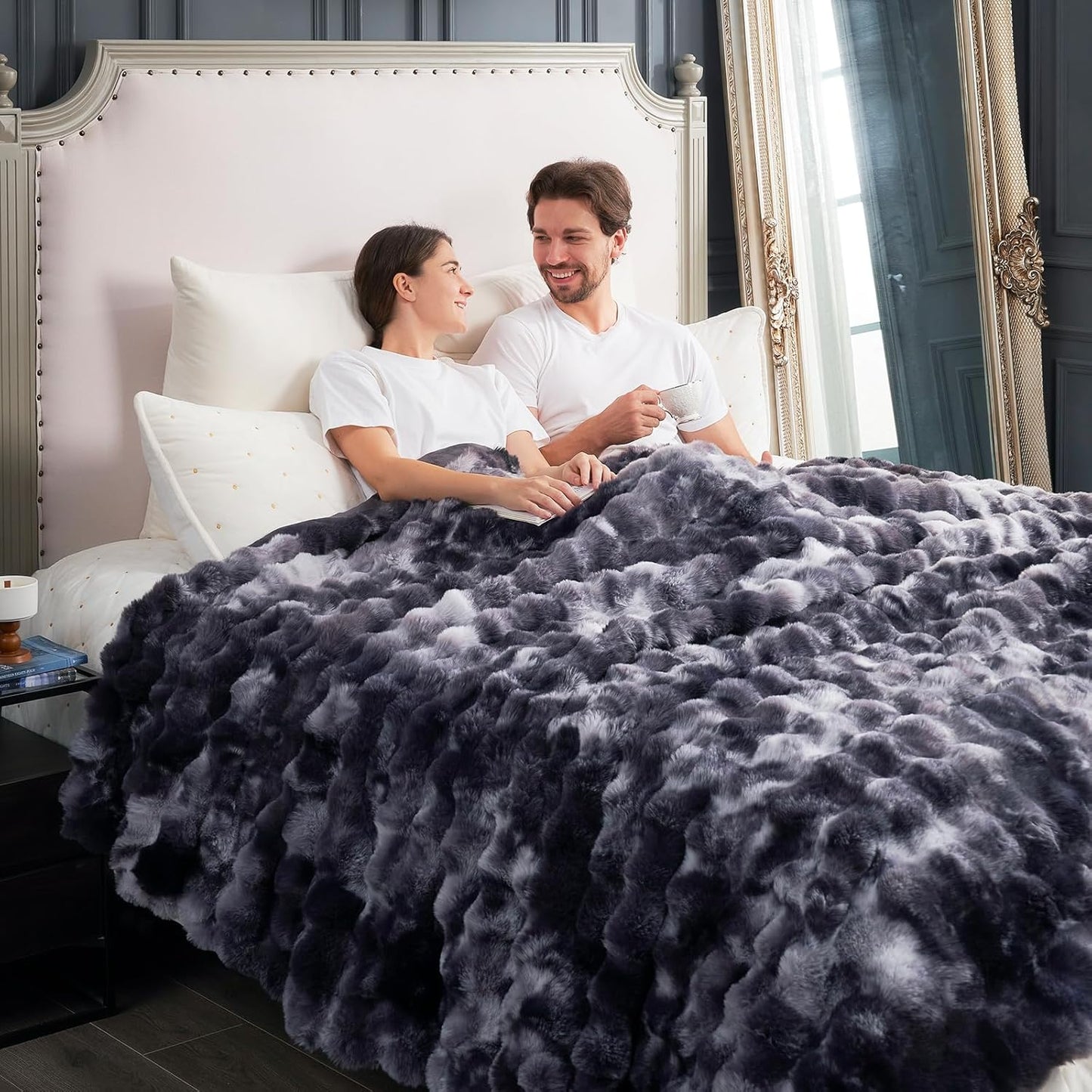Cozy Bliss Faux Fur Throw Blanket for Couch, Fuzzy Soft Plush Thick Bubble Blanket for Sofa Bedroom Living Room, 50 * 60 Inches Cream White