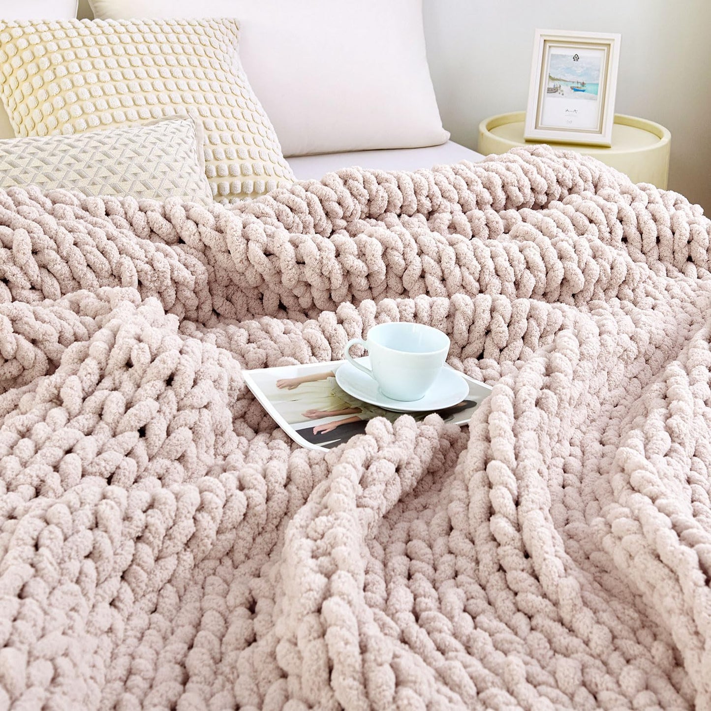 Admitrack Chunky Knit Blanket Throw 51"x63", 100% Hand Knit Chenille Throw Blanket for Sofa & Home Decor, Soft and Cozy Knitted Throw Blankets (Ivory，51"x63")