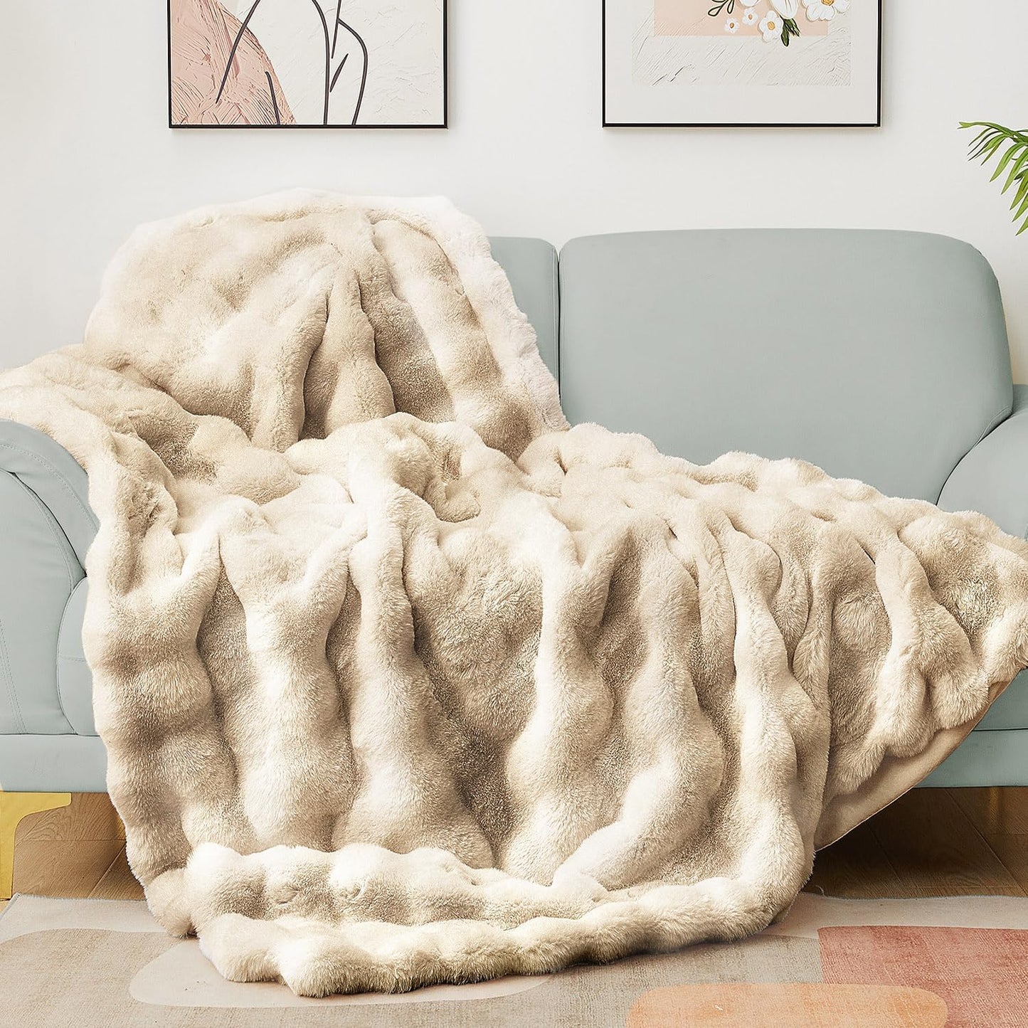 Latepis White Faux Fur Throw Blanket Cozy Bubble Blankets Soft Fuzzy Thick Living Room Blanket for Couch Sofa Bedroom Plush Warm Fluffy Blanket for All Seasons Luxury Throw 50x60 Inch, 860gsm