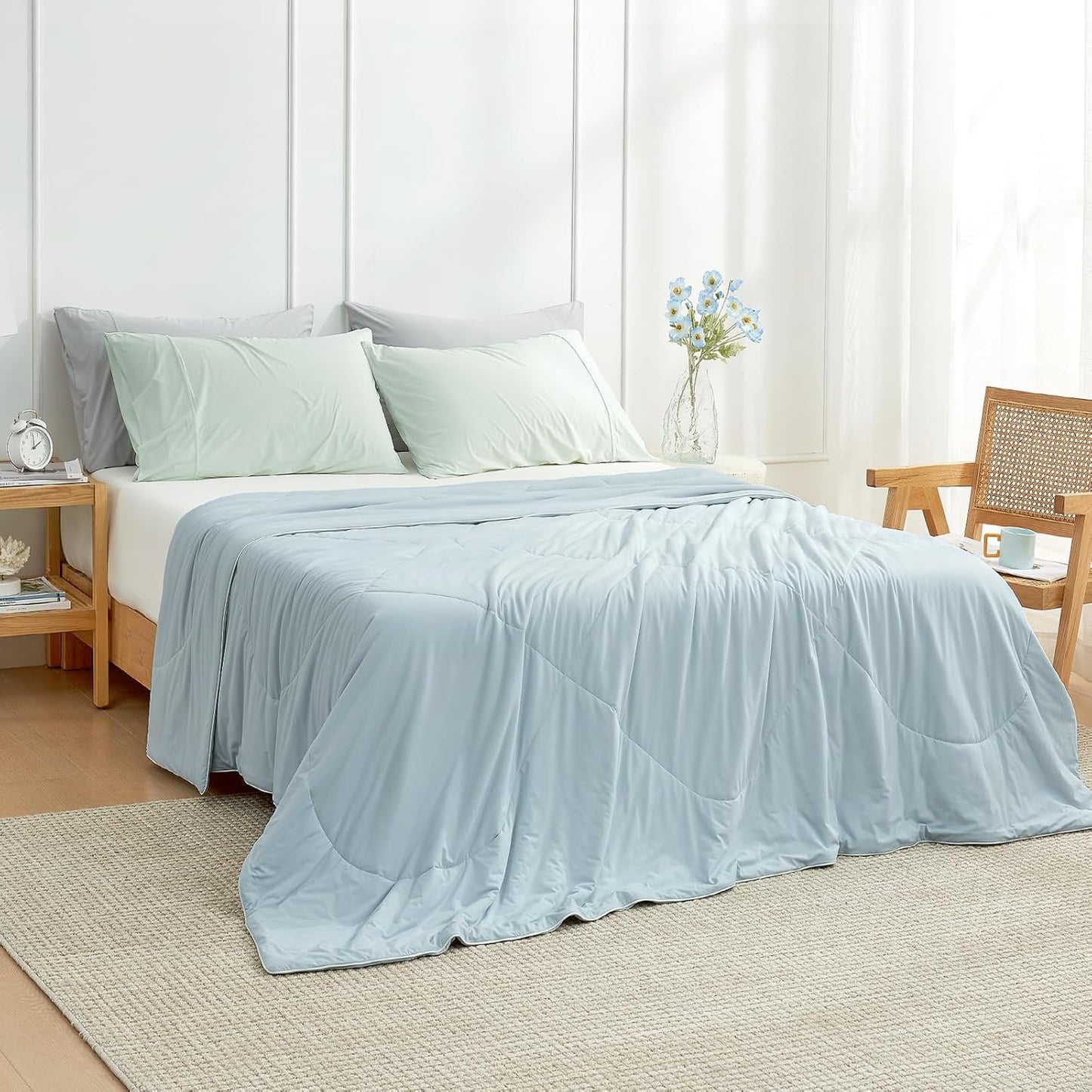Cozy Bliss Cooling Comforter Queen Size, Cooling Blankets for Hot Sleepers and Night Sweats, Blue Summer Comforter for Queen Size Bed, Breathable Soft Lightweight Silk Smooth