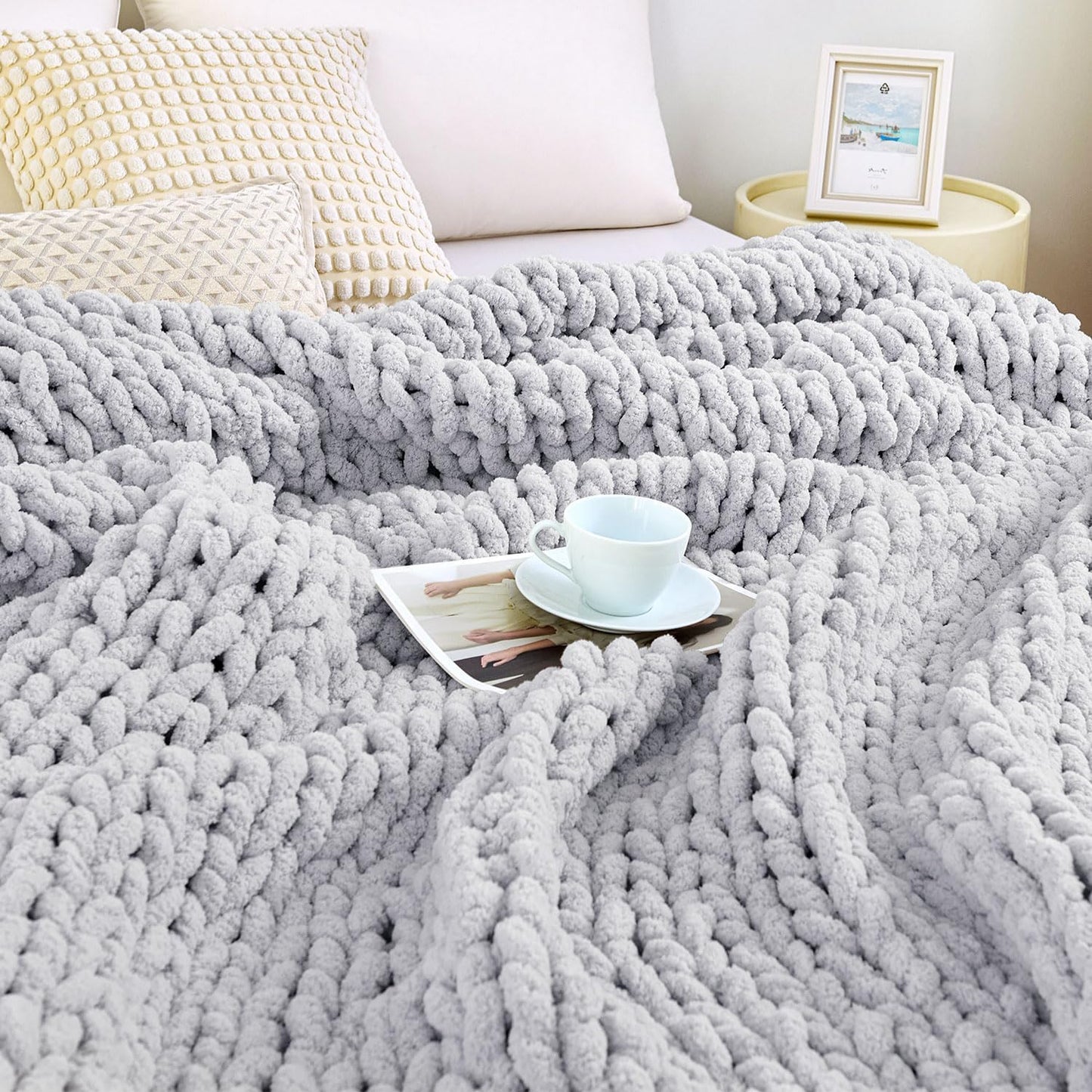 Admitrack Chunky Knit Blanket Throw 51"x63", 100% Hand Knit Chenille Throw Blanket for Sofa & Home Decor, Soft and Cozy Knitted Throw Blankets (Ivory，51"x63")